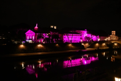 OSPEDALE-ISOLA-TIBERINA-PINK-LIGHTING-1050x700